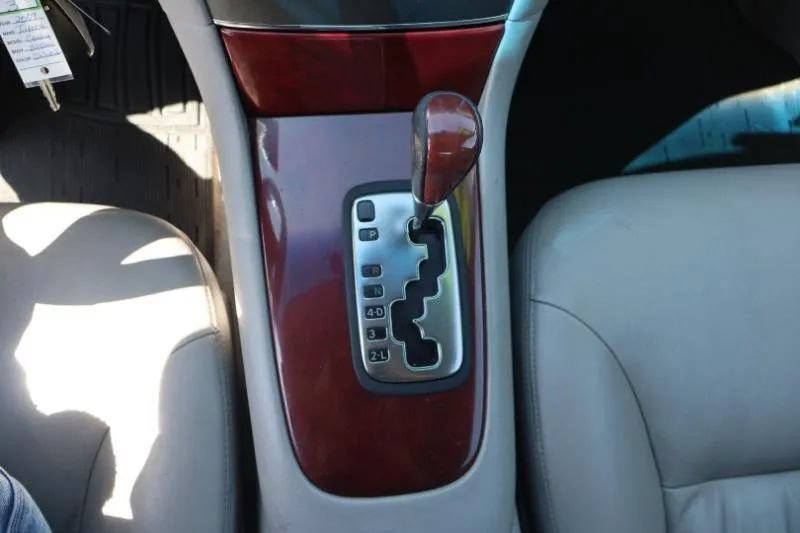 Used 2003 Lexus ES 330 w/ Premium Pkg FWD image 19