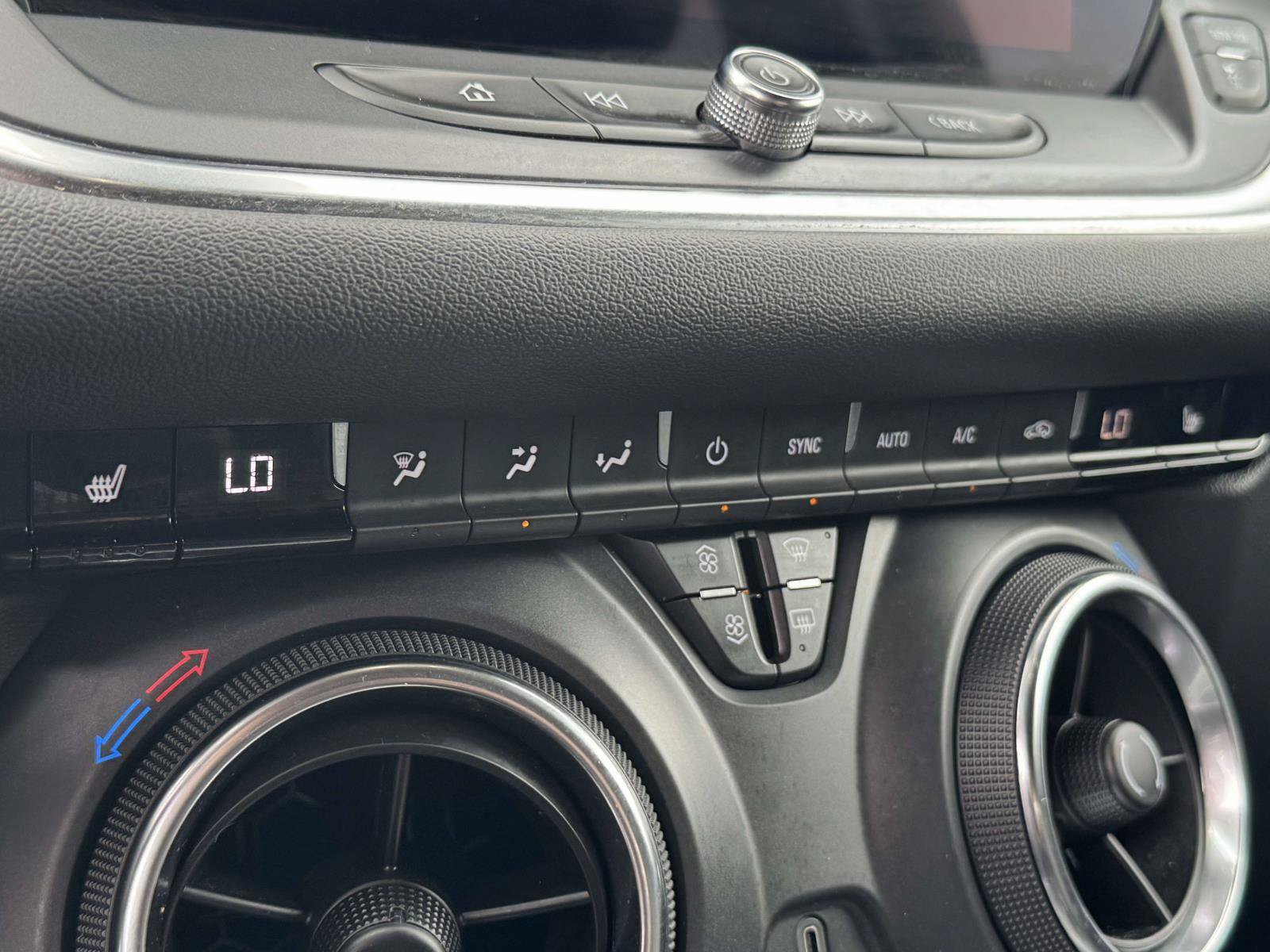 Used 2024 Chevrolet Blazer LT w/ Convenience Package FWD image 5