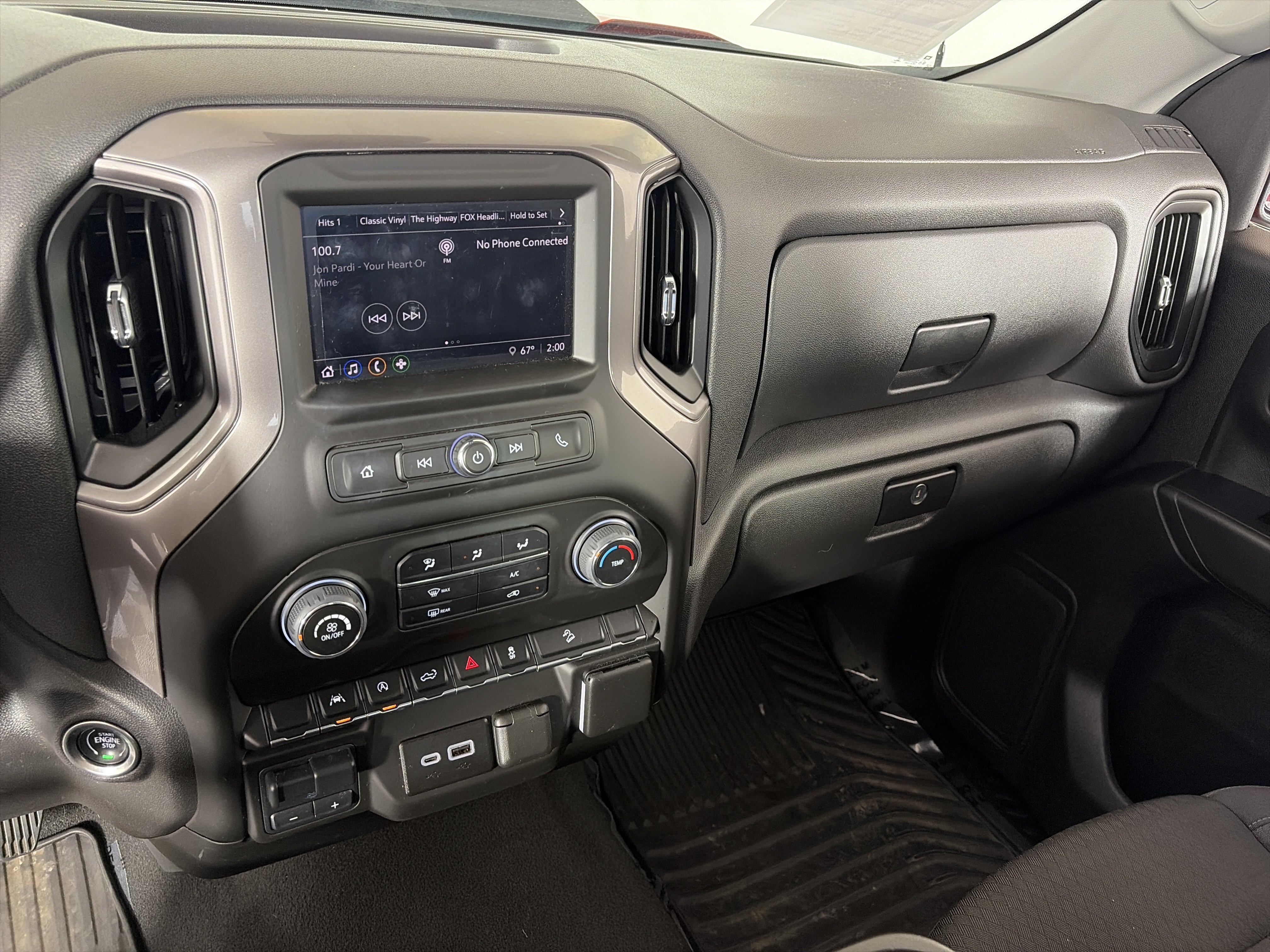 Used 2024 Chevrolet Silverado 1500 Custom Trail Boss w/ LPO, Dark Essentials Package AWD/4WD image 4