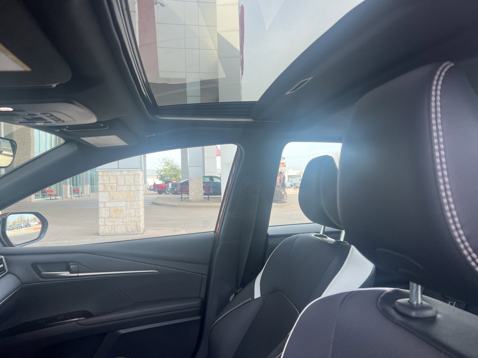 Used 2025 Toyota Camry SE image 25