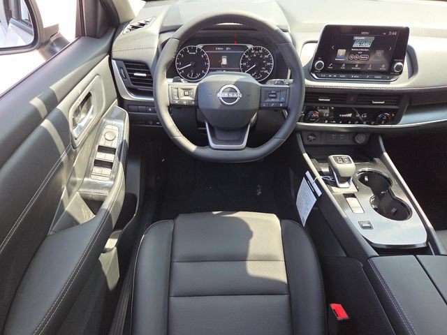 New 2026 Nissan Rogue SV w/ SV Premium Package FWD image 3