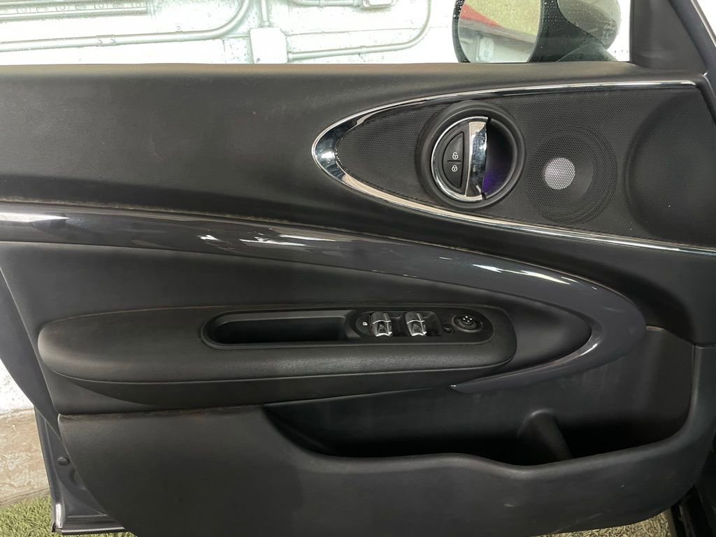 Used 2017 MINI Cooper Clubman S image 29