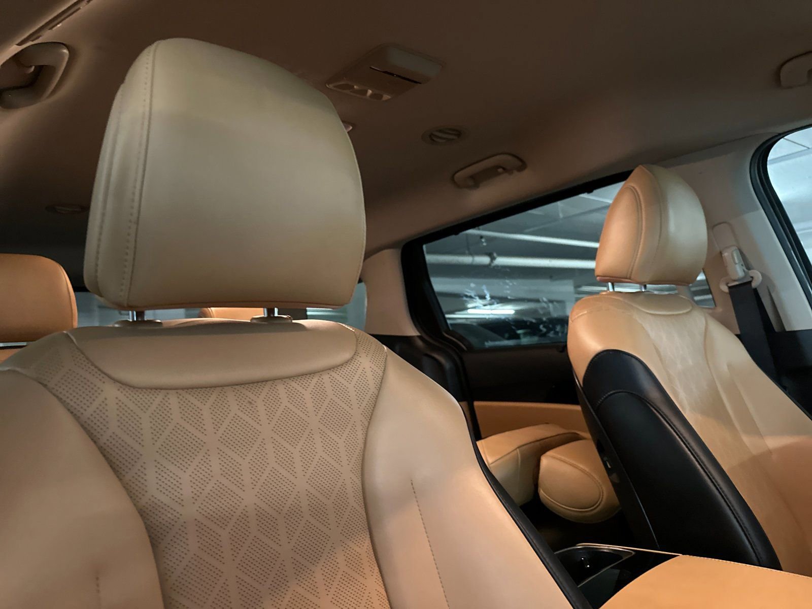 Certified 2024 Kia Carnival EX image 26