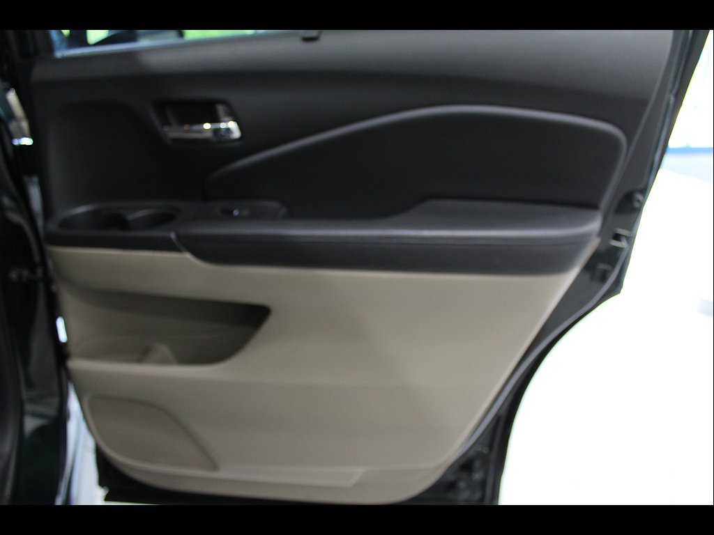 Used 2016 Honda Pilot Elite image 22