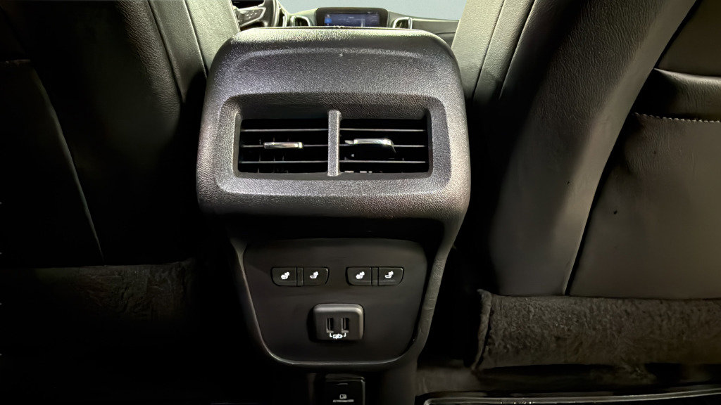 Used 2022 Chevrolet Equinox Premier image 30