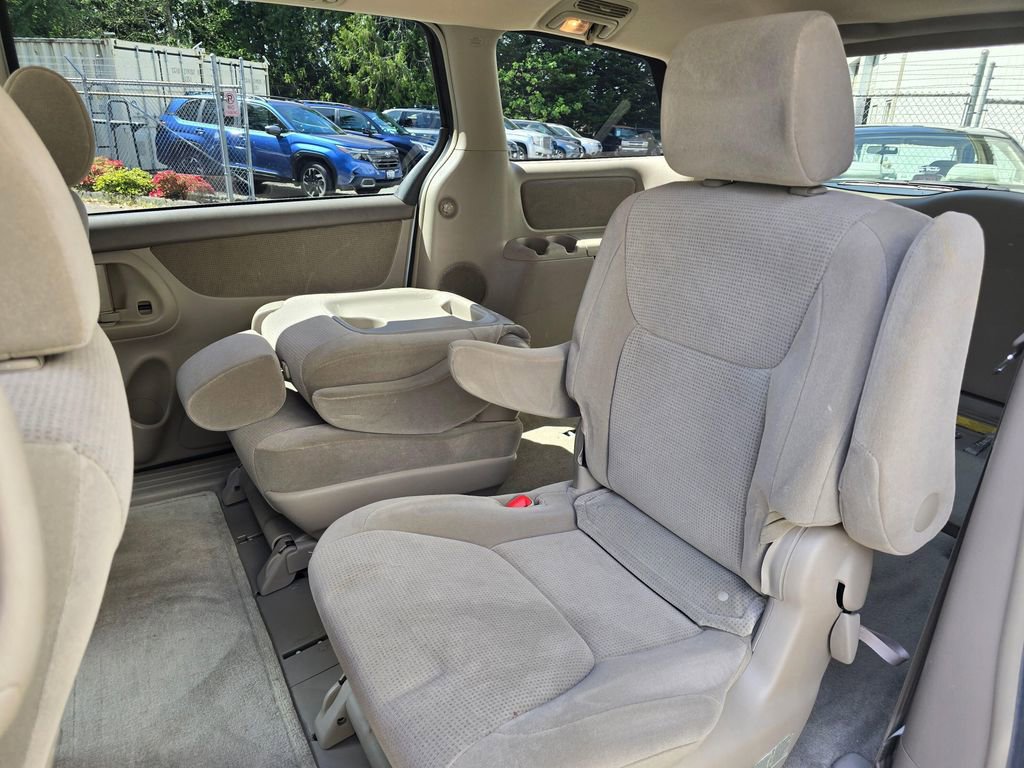 Used 2005 Toyota Sienna LE FWD image 10