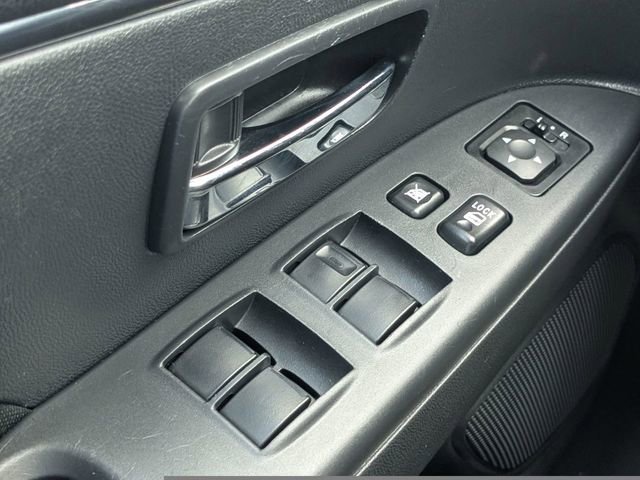 Used 2025 Mitsubishi Outlander Sport LE AWD/4WD image 25