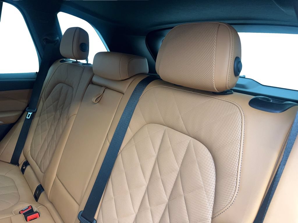 Used 2023 BMW X5 xDrive45e w/ M Sport Package AWD/4WD image 35