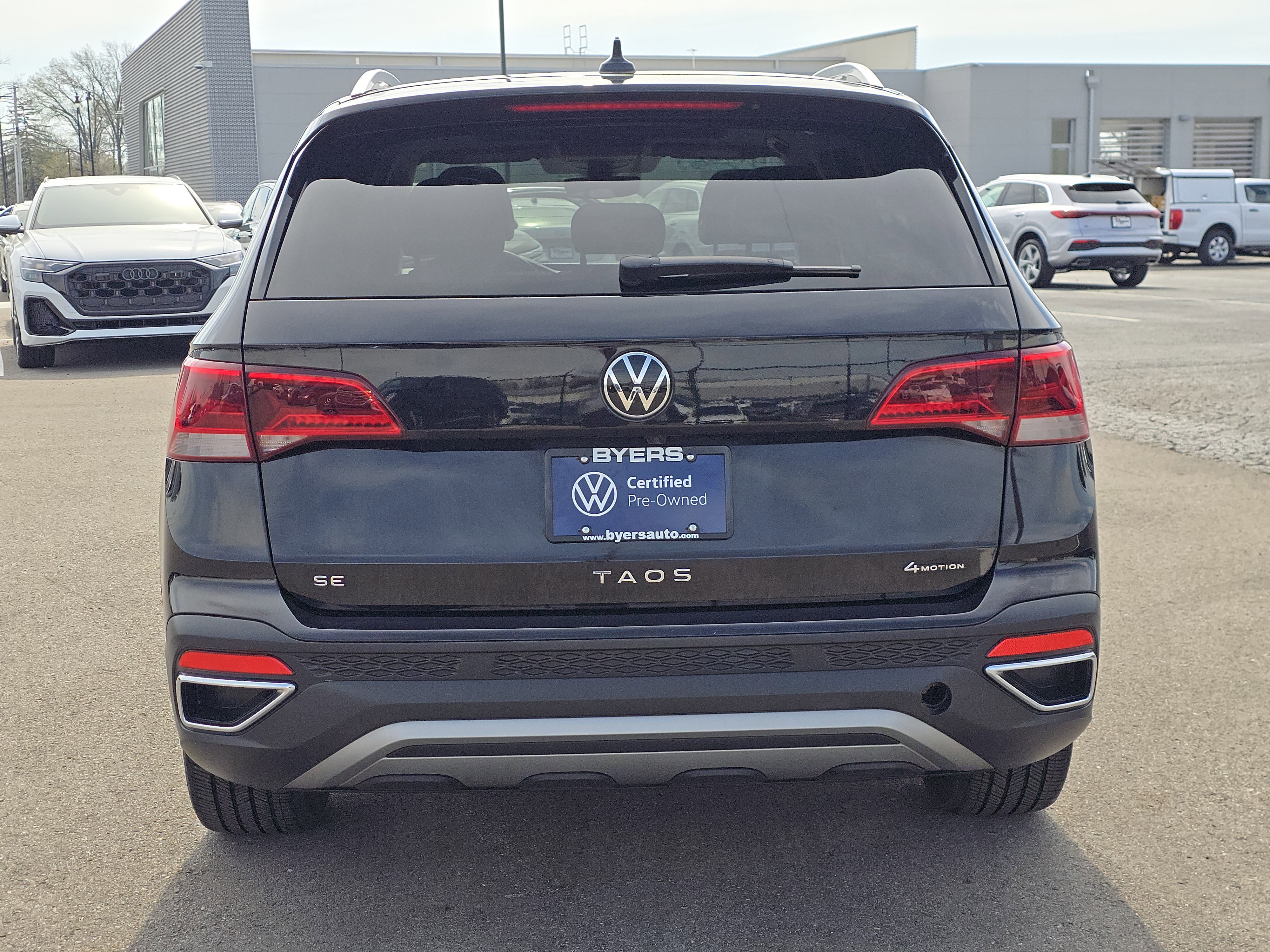 Certified 2023 Volkswagen Taos SE w/ Panoramic Sunroof Package image 6