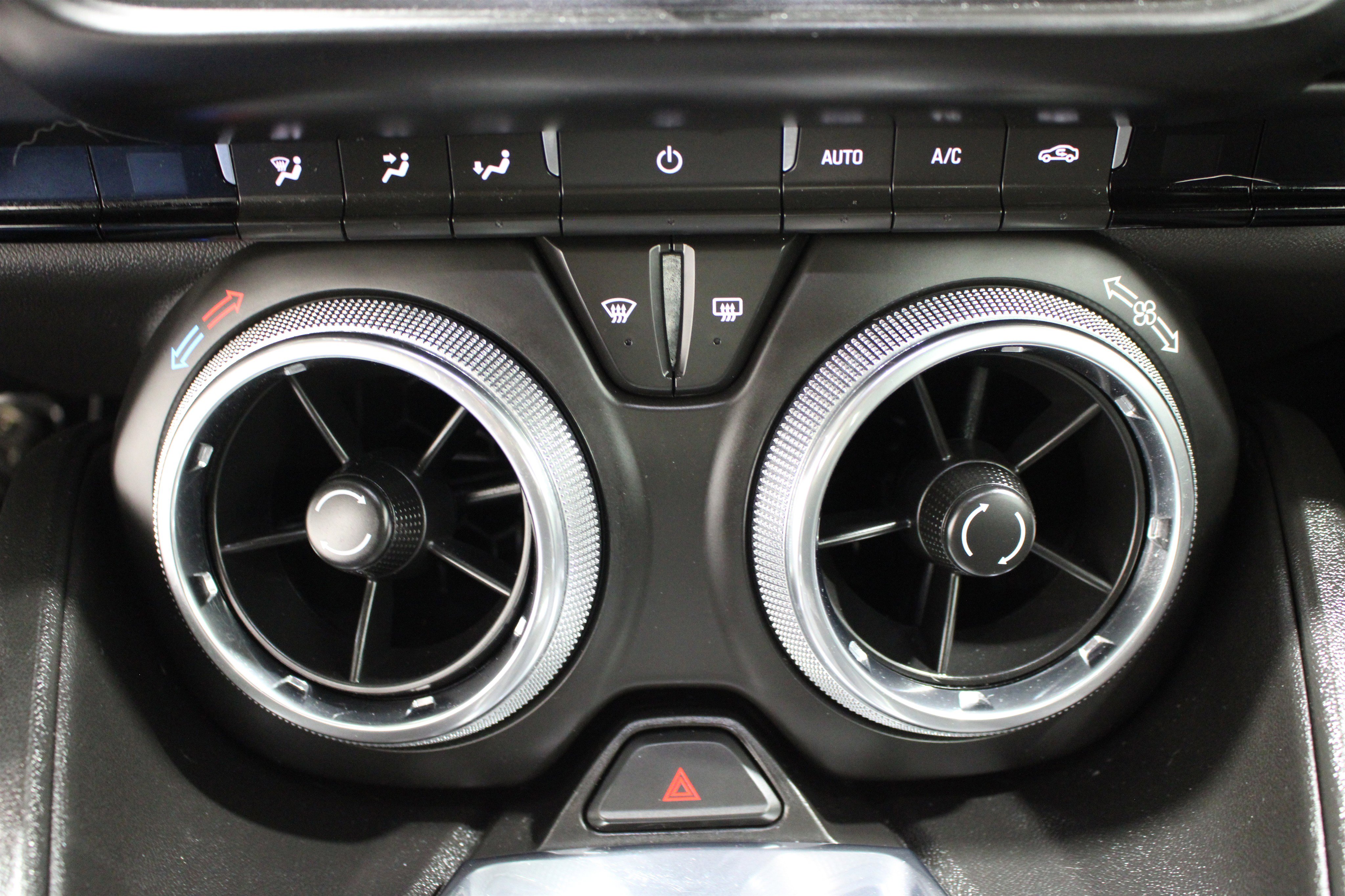 Used 2021 Chevrolet Camaro LS RWD image 16