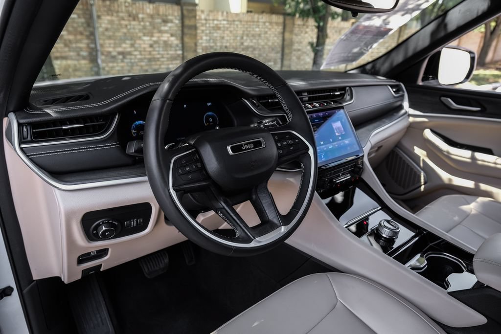 Used 2023 Jeep Grand Cherokee Limited RWD image 26