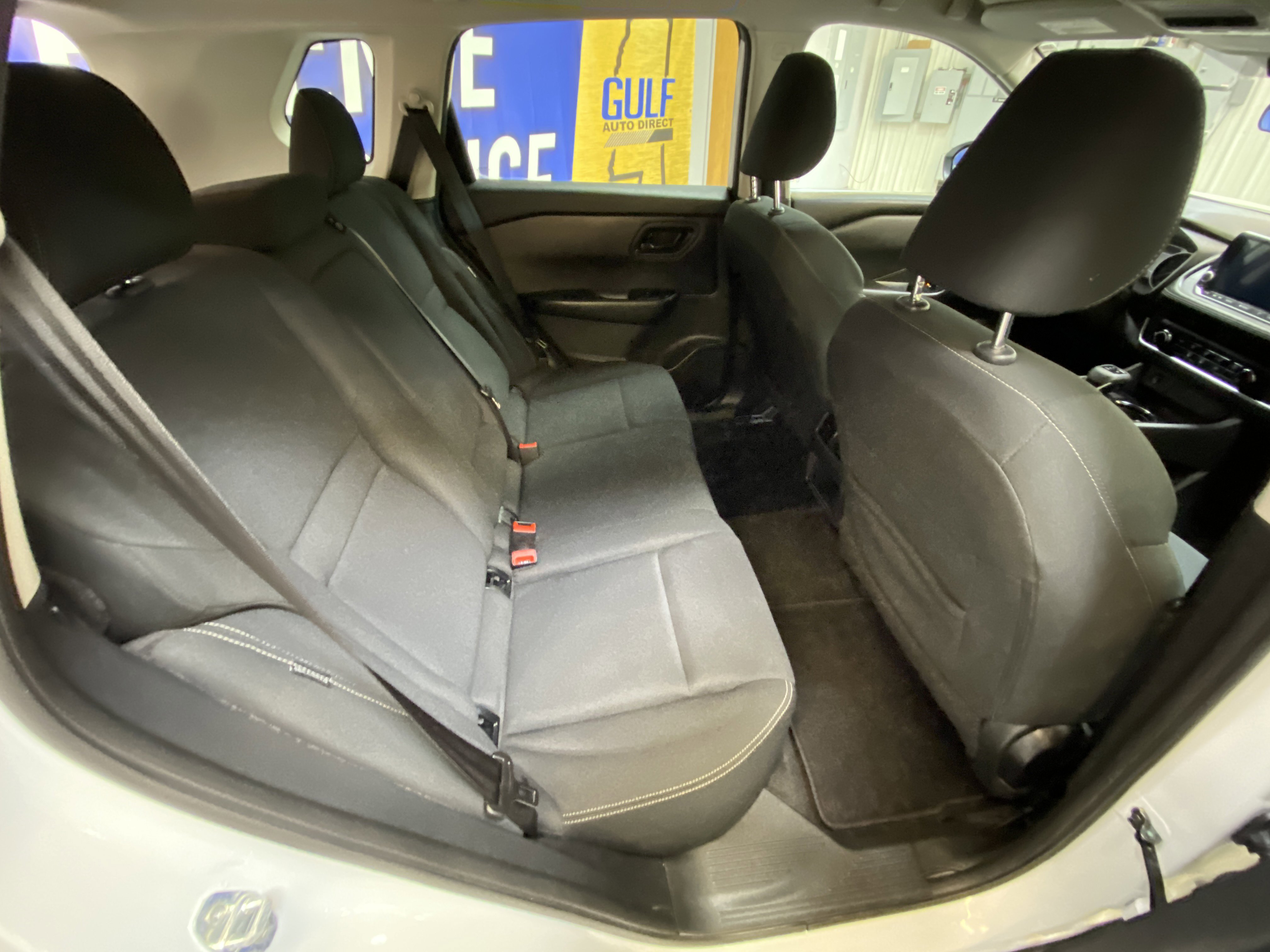 Used 2024 Nissan Rogue S image 27