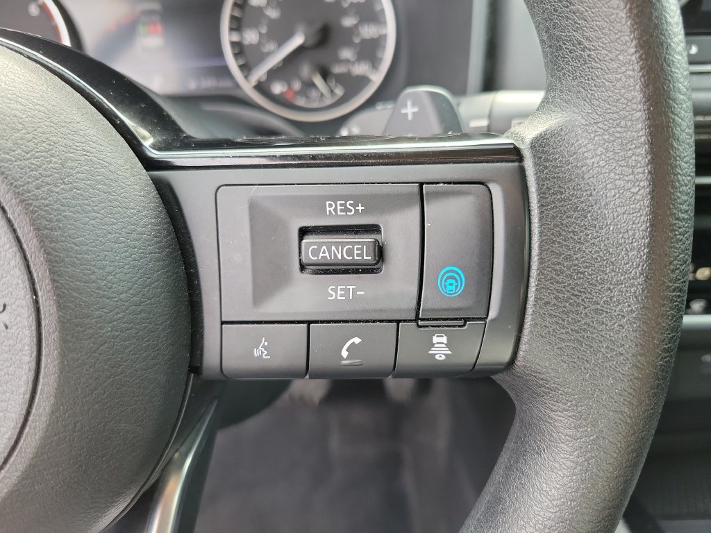 Used 2023 Nissan Rogue SV FWD image 21