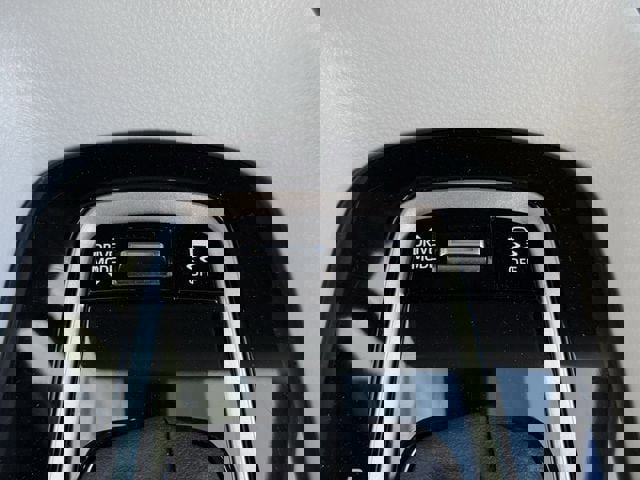 Used 2025 Toyota Corolla SE image 21