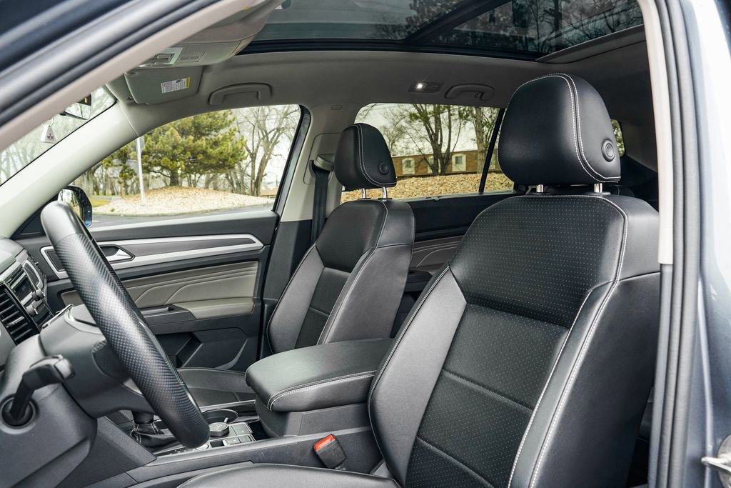 Used 2022 Volkswagen Atlas SEL R-Line image 15