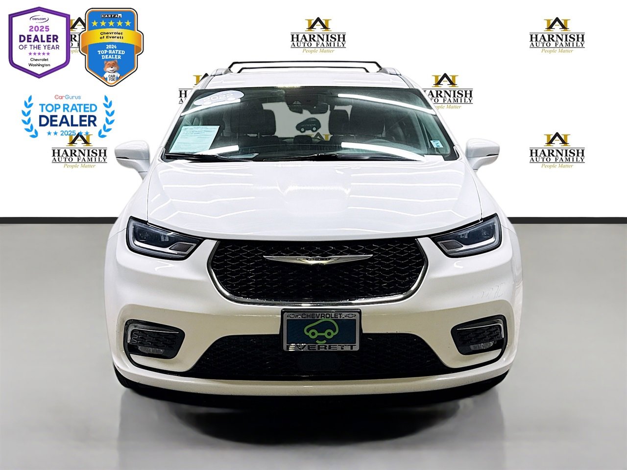 Used 2022 Chrysler Pacifica Touring-L image 2