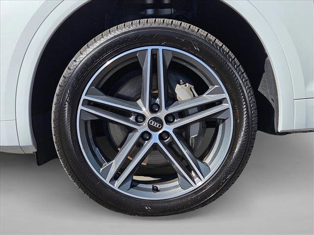 Used 2021 Audi Q5 e Premium w/ Convenience Package image 21