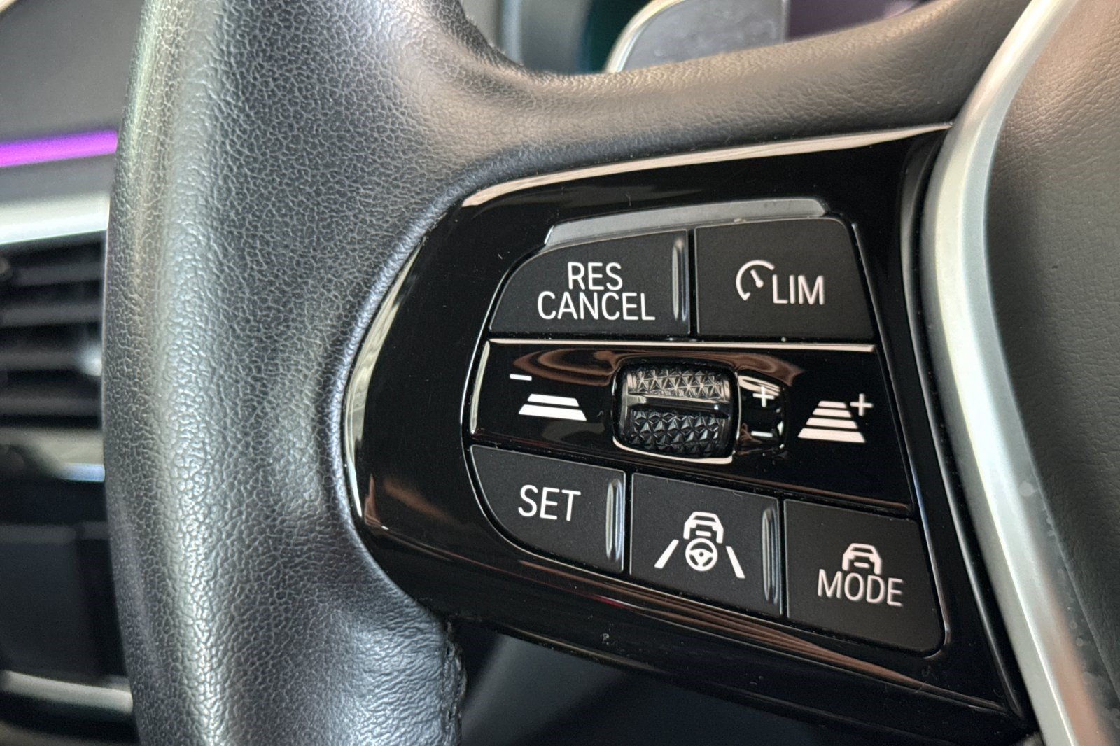Used 2023 BMW 530e RWD image 30