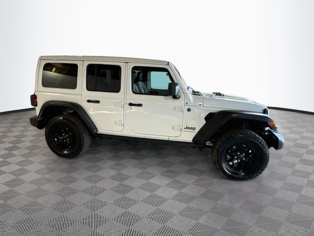 Used 2024 Jeep Wrangler Unlimited AWD/4WD image 5
