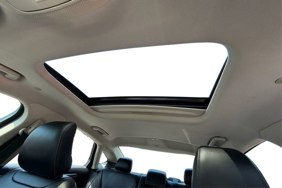 Used 2019 Ford Fusion SEL FWD image 22