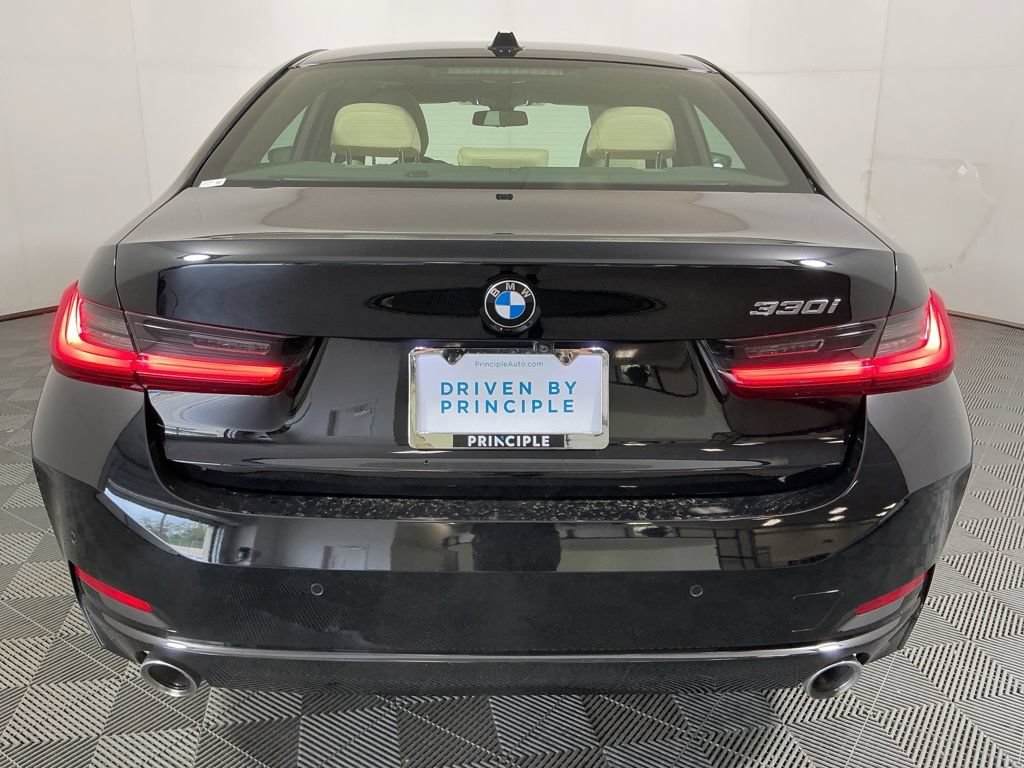 Certified 2023 BMW 330i Sedan w/ Driving Assistance Package RWD image 9