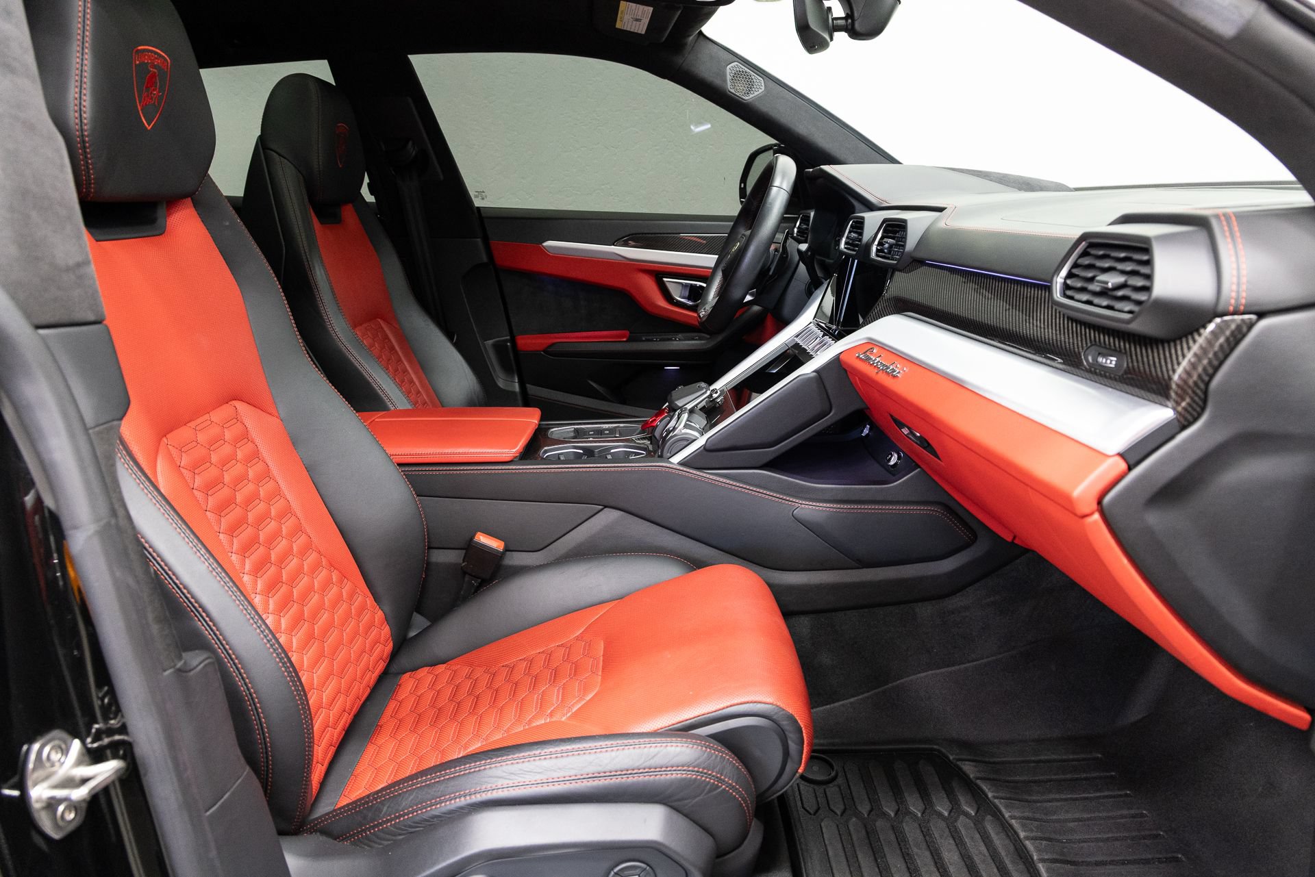 Used 2020 Lamborghini Urus AWD/4WD image 14