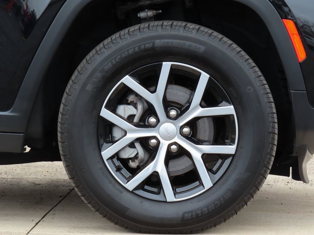 Used 2025 Jeep Grand Cherokee Limited AWD/4WD image 11