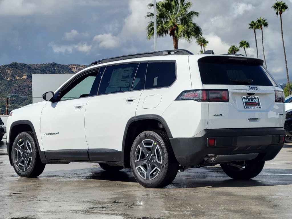 New 2027 Jeep Cherokee Laredo AWD/4WD image 2