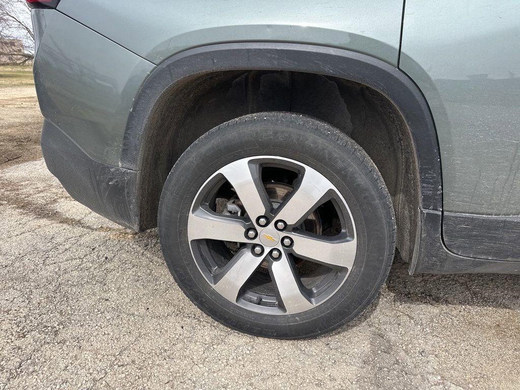 Used 2022 Chevrolet Traverse LT w/ LT Premium Package image 8