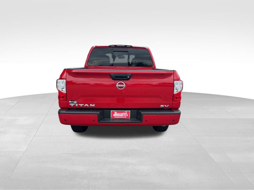 Used 2024 Nissan Titan SV w/ SV Convenience Package image 5