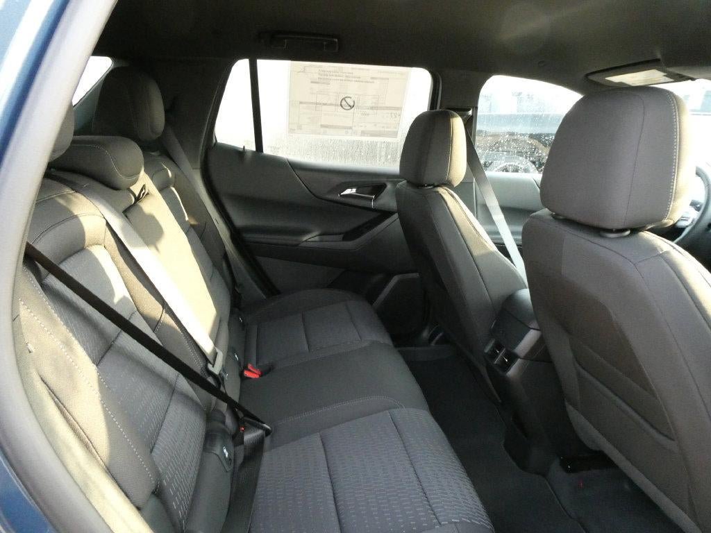 New 2027 Chevrolet Equinox LT FWD image 11