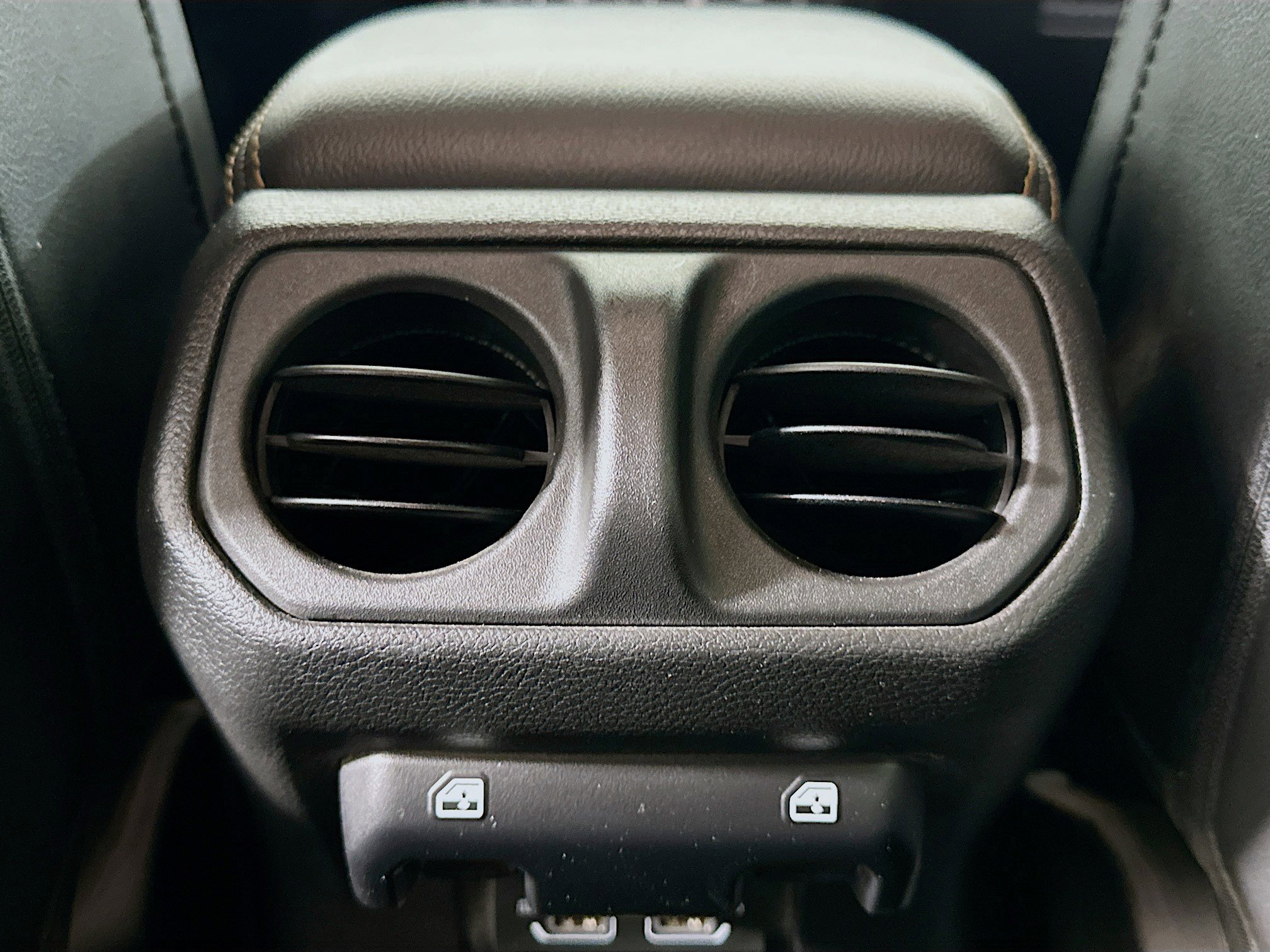 Used 2023 Jeep Wrangler Unlimited Sahara AWD/4WD image 27