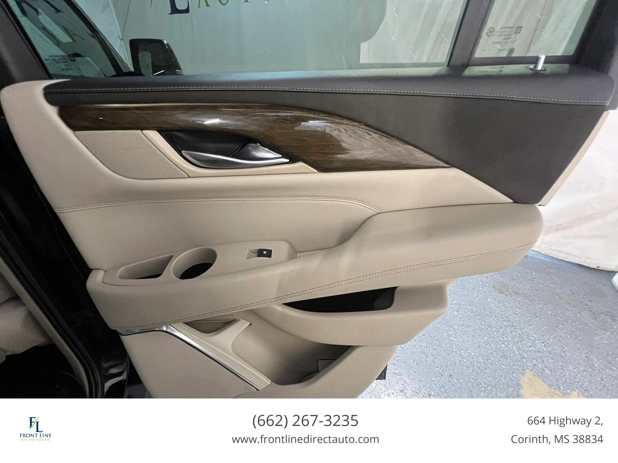 Used 2018 Cadillac Escalade Premium Luxury AWD/4WD image 24