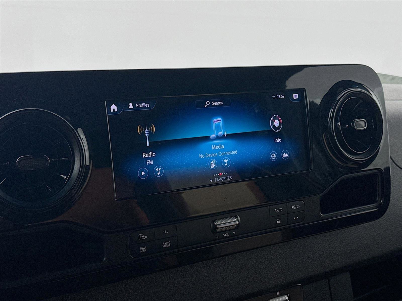 Used 2019 Mercedes-Benz Sprinter 1500 w/ Premium Plus Package image 16