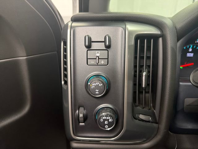 Used 2018 Chevrolet Silverado 1500 LT w/ All Star Edition AWD/4WD image 34