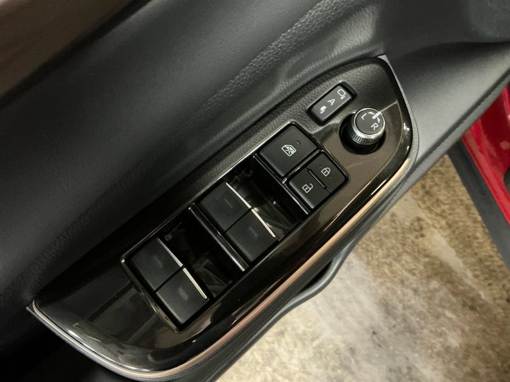 Certified 2025 Toyota Crown Platinum AWD/4WD image 15