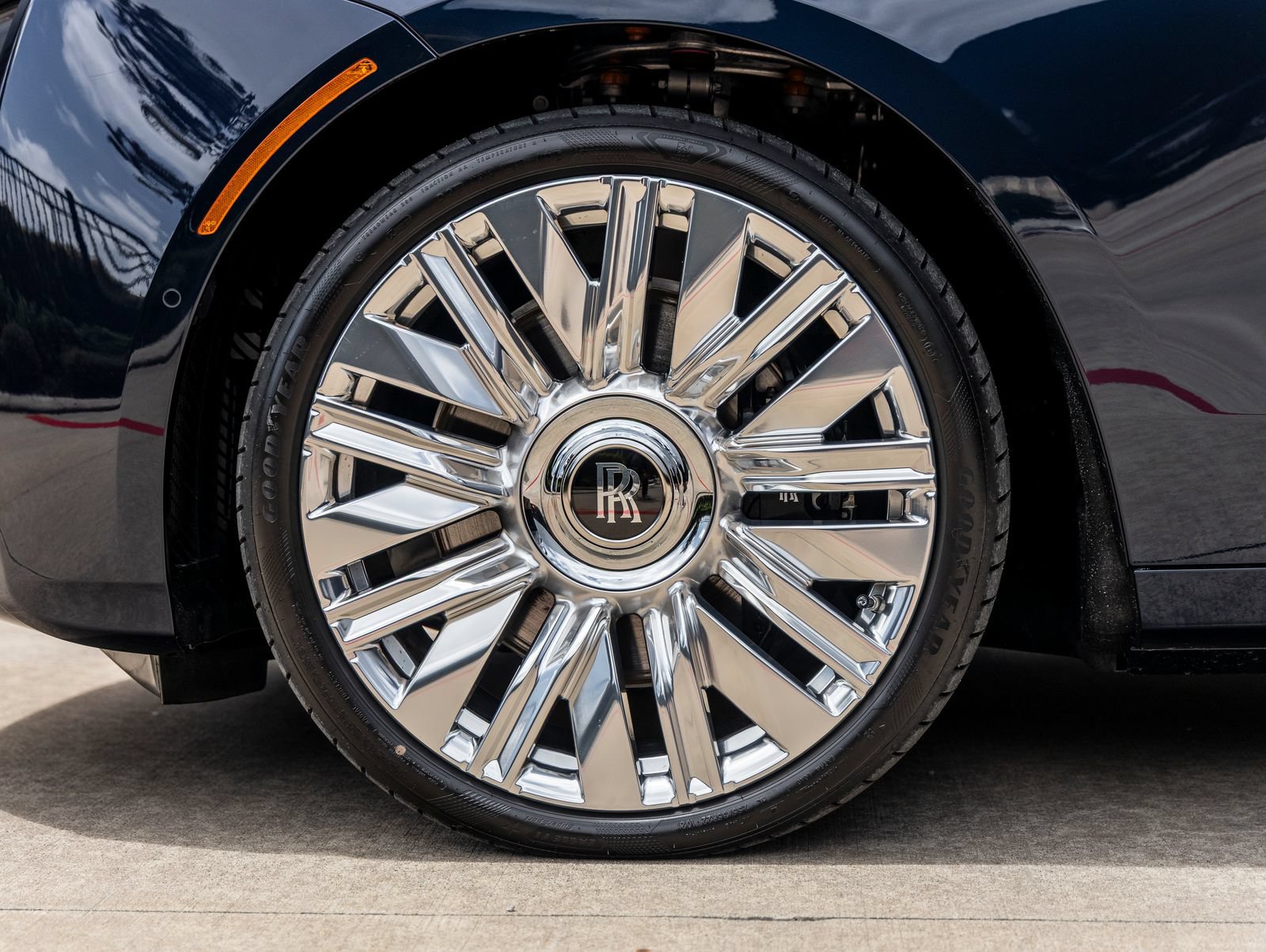 New 2027 Rolls-Royce Ghost AWD/4WD image 17