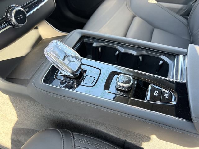 Used 2025 Volvo XC90 T8 Core w/ Protection Package Premier AWD/4WD image 8