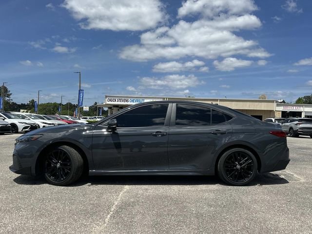 Used 2025 Toyota Camry SE FWD image 5