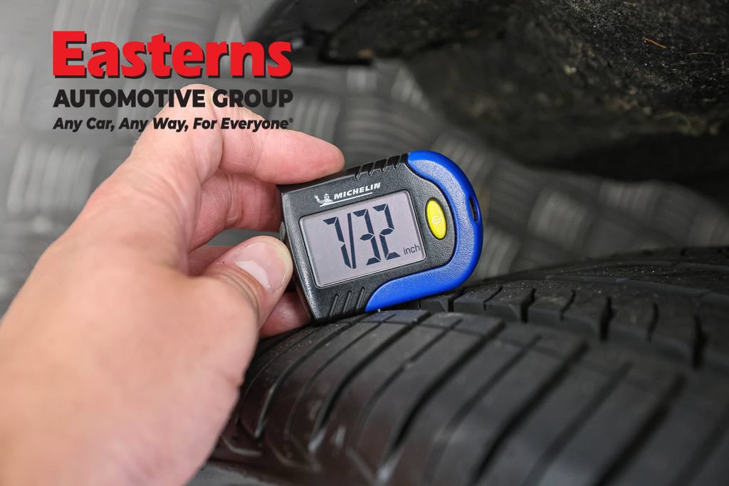 Used 2024 Dodge Durango GT RWD image 29