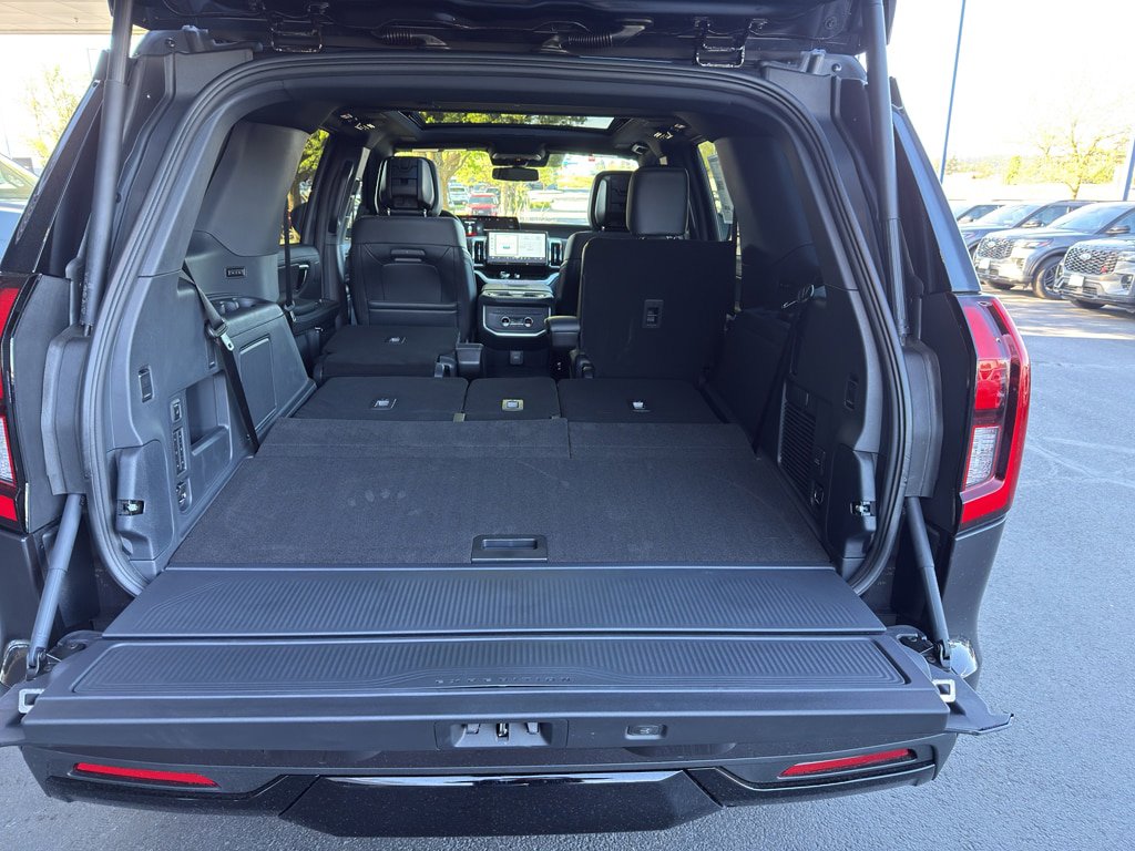 New 2026 Ford Expedition Platinum AWD/4WD image 8