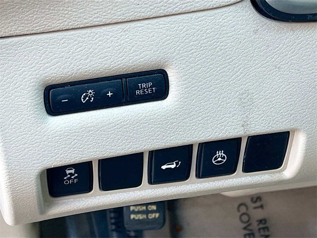 Used 2015 Nissan Murano Platinum w/ Cargo Package w/Cover image 10