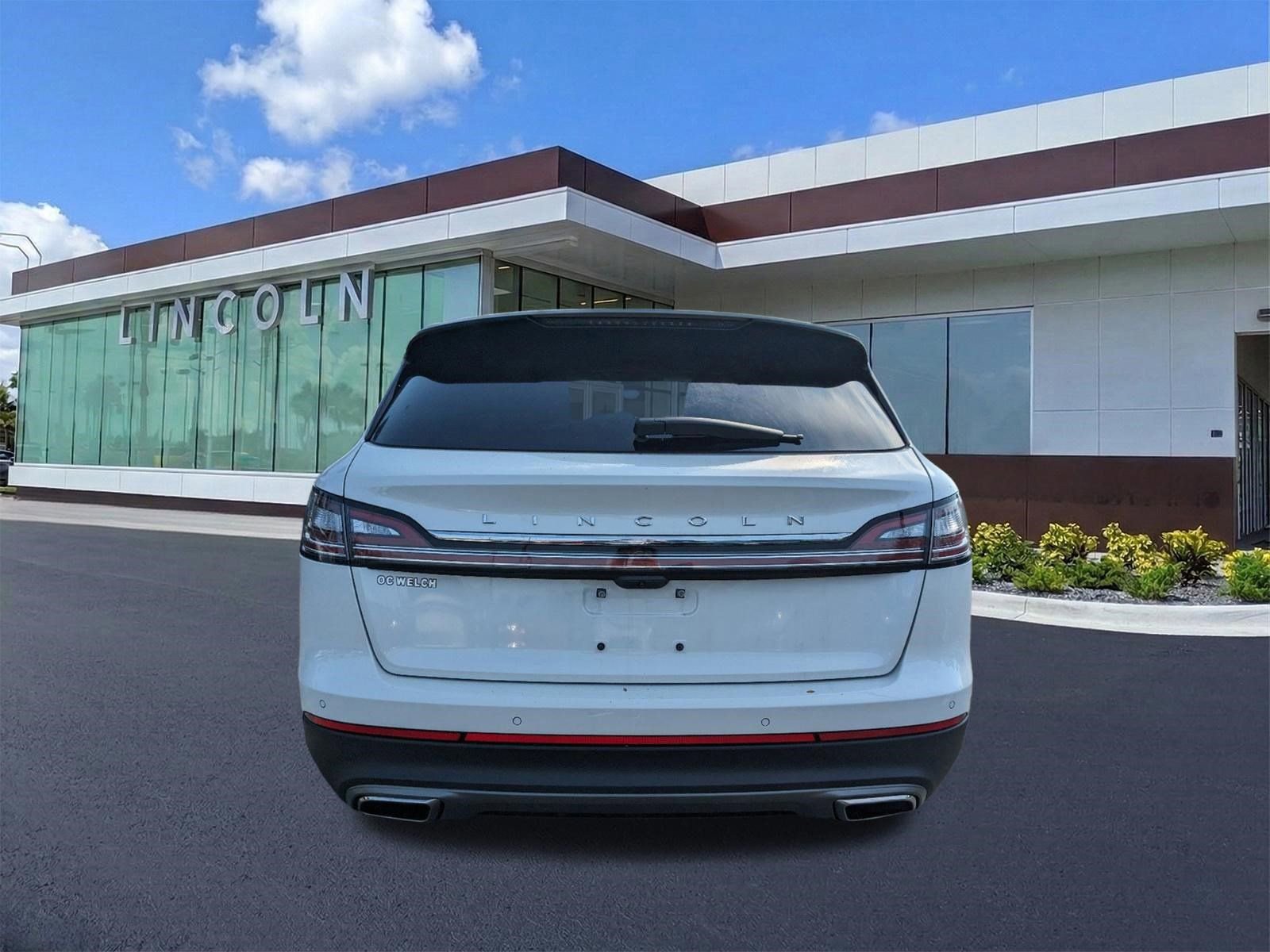 Certified 2023 Lincoln Nautilus Reserve w/ Equipment Group 202A image 6