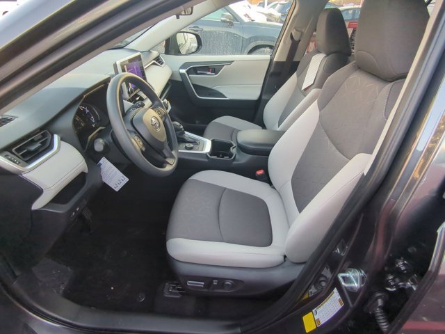 Used 2025 Toyota RAV4 XLE image 8