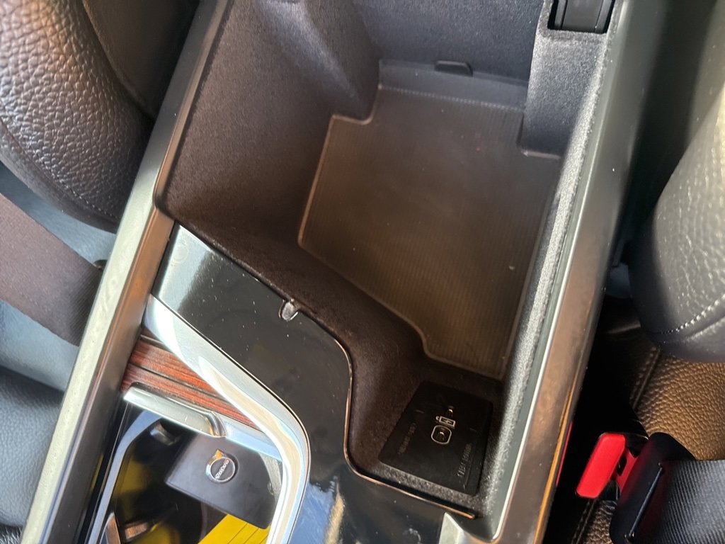 Used 2023 Volvo XC60 B5 Plus image 36