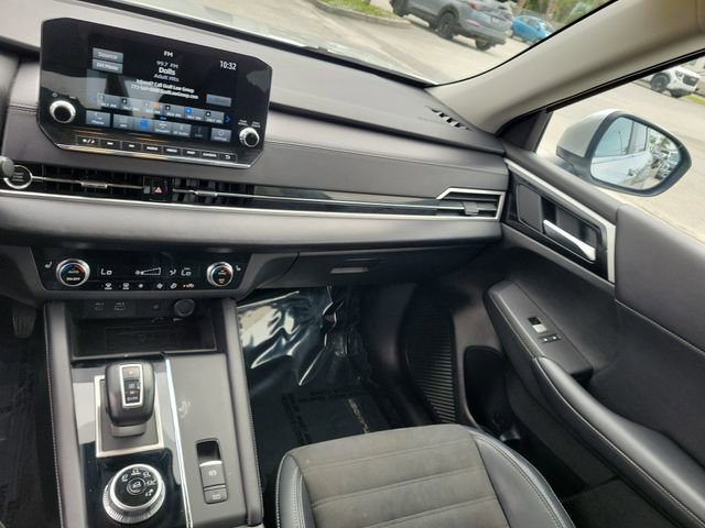 Used 2024 Mitsubishi Outlander SE image 16