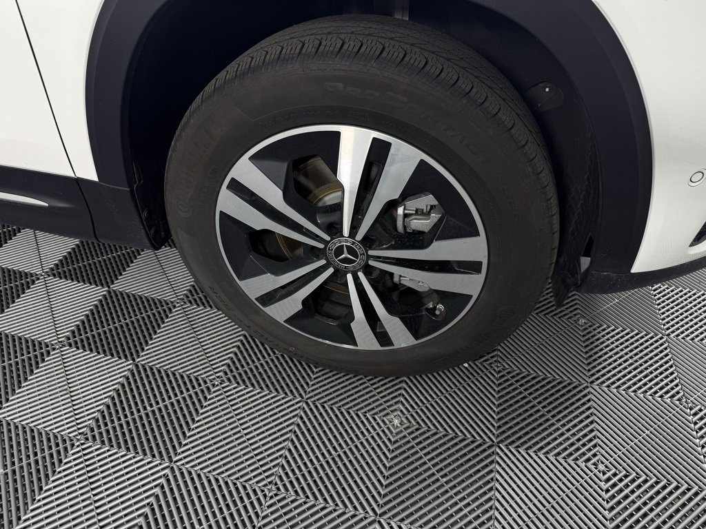 Used 2025 Mercedes-Benz GLB 250 4MATIC image 9