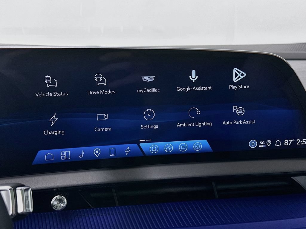 Certified 2025 Cadillac Optiq Sport 2 AWD/4WD image 19