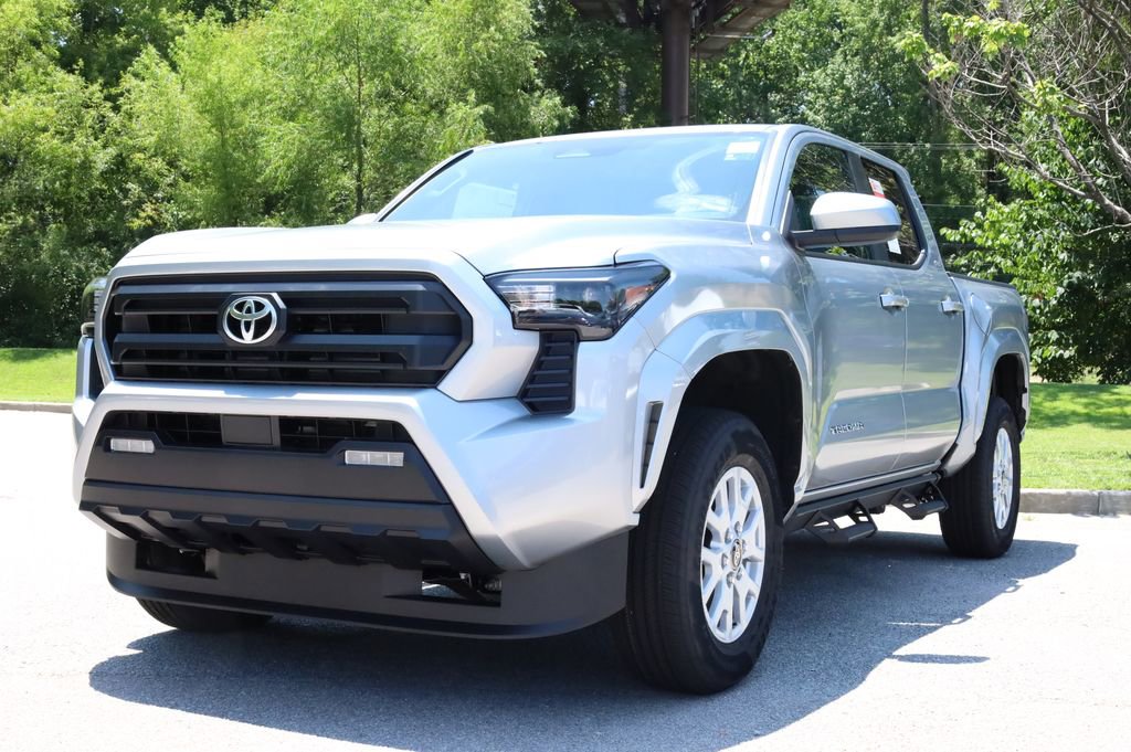 New 2025 Toyota Tacoma SR5
