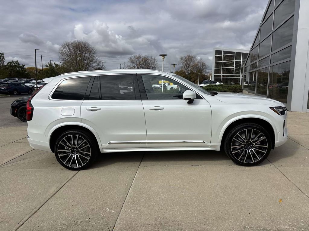 New 2026 Volvo XC90 B6 Plus w/ Protection Package Premier image 8